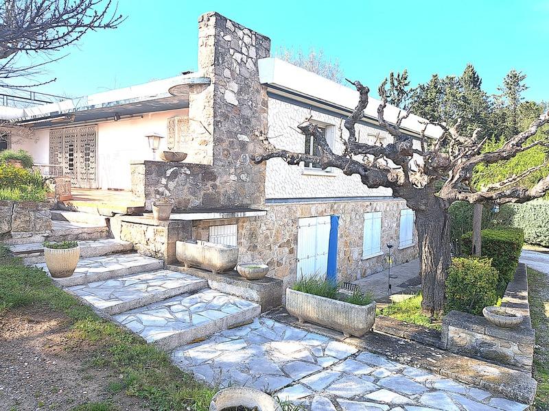 Maison - 273 m² - 8 pièces