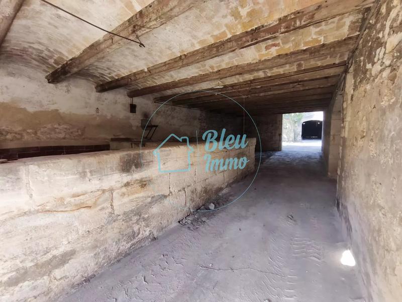 Grange - 350 m² - 6 pièces