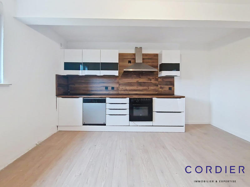 Maison - 290 m² - 10 pièces