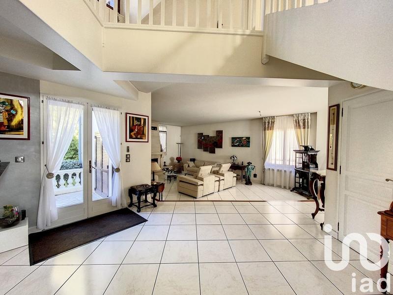 Maison - 270 m² - 6 pièces