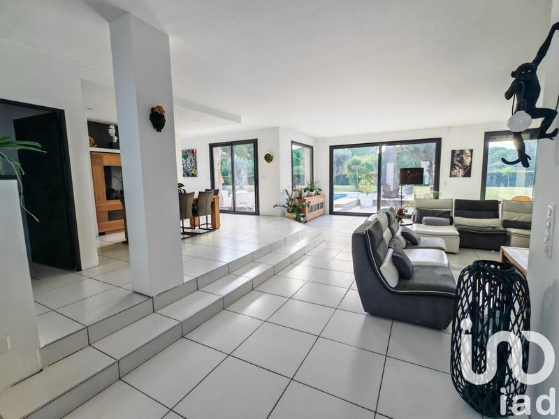 Maison - 350 m² - 7 pièces