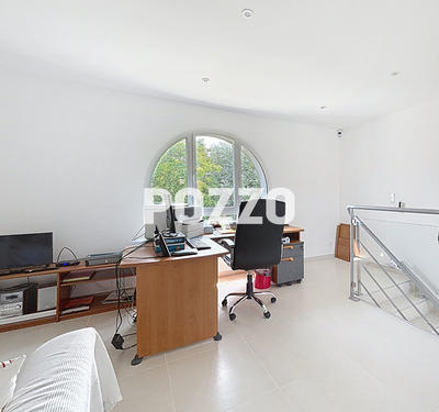 Maison - 193 m² - 7 pièces