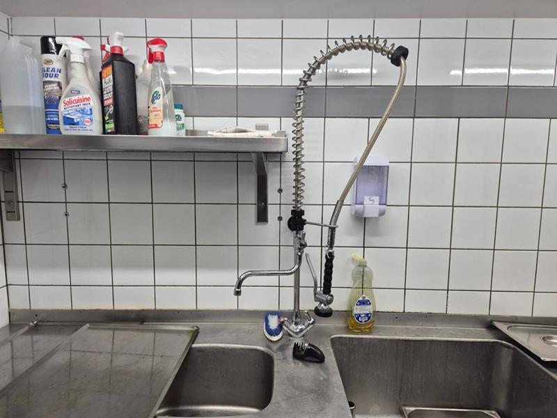 Local d'activité / Entrepôt - 180 m²