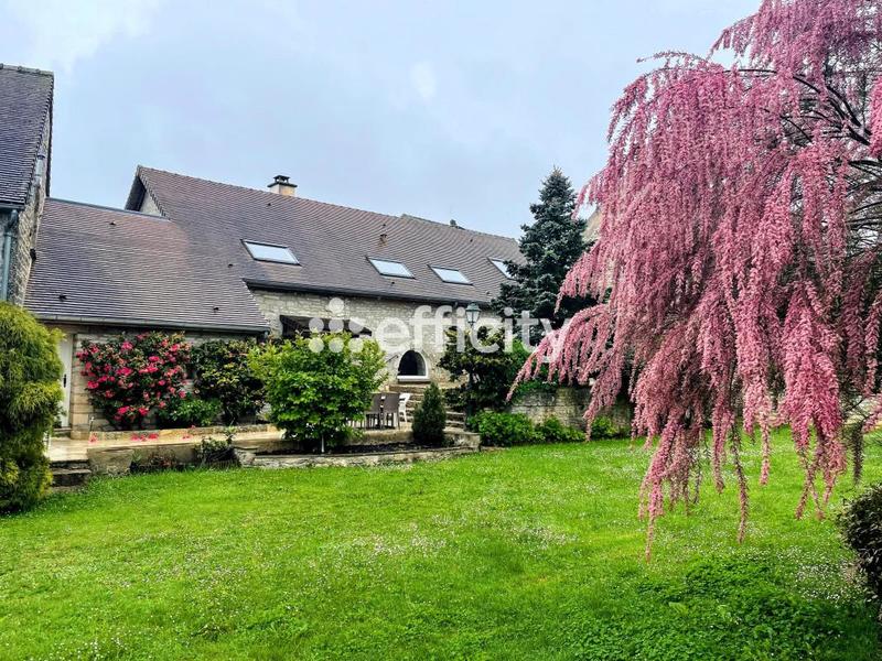 Maison - 215 m² - 8 pièces