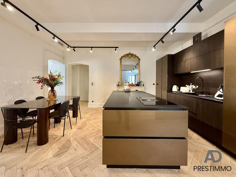 Appartement - 128 m² - 5 pièces