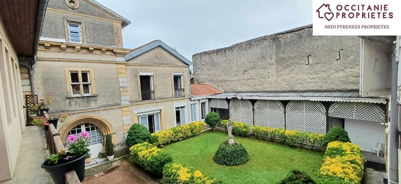 Propriété - 640 m² - 31 pièces