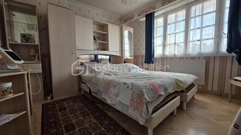 Maison - 262 m² - 8 pièces