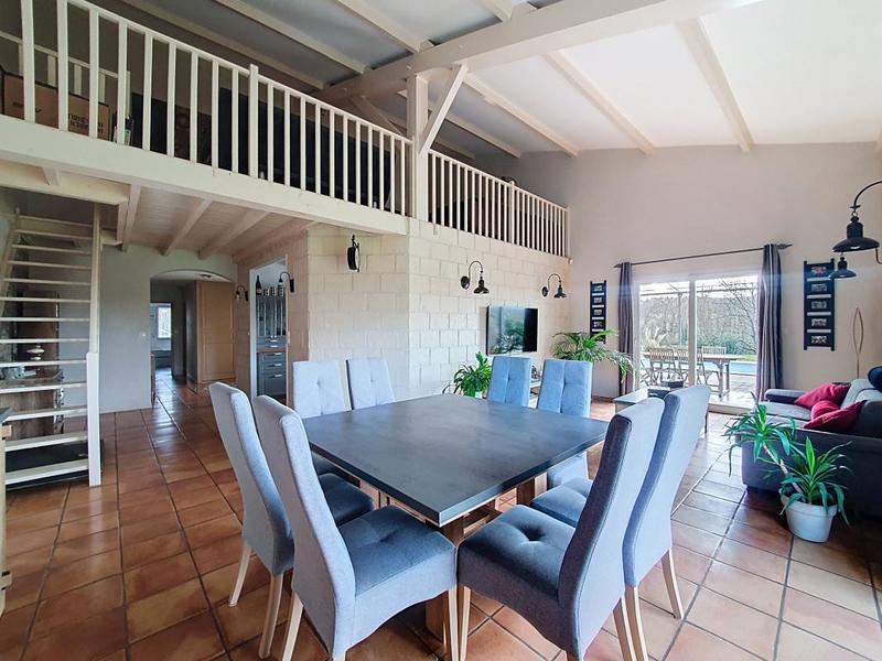 Maison - 170 m² - 5 pièces