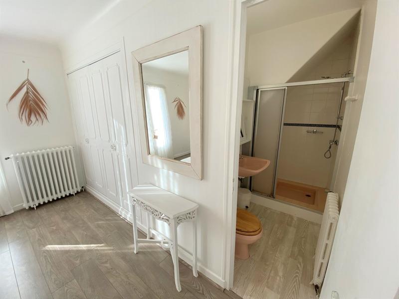 Maison - 220 m² - 7 pièces