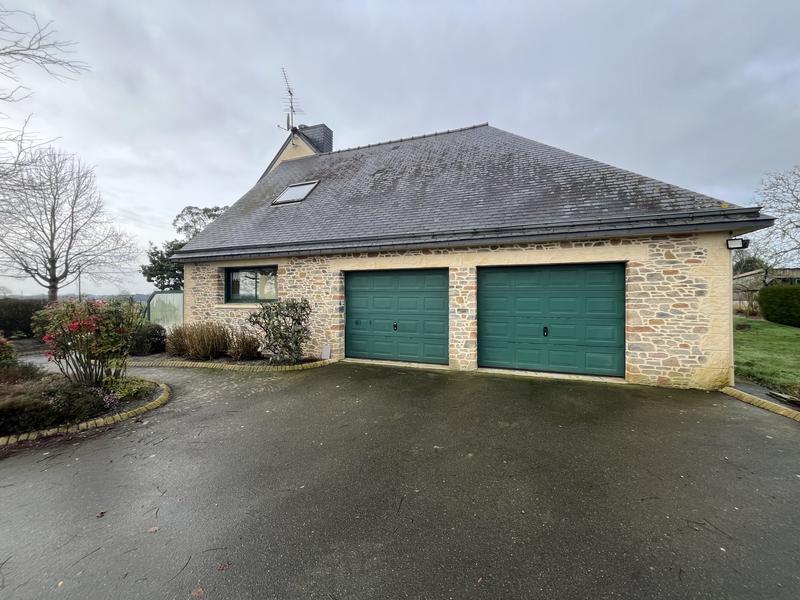 Maison - 180 m² - 8 pièces