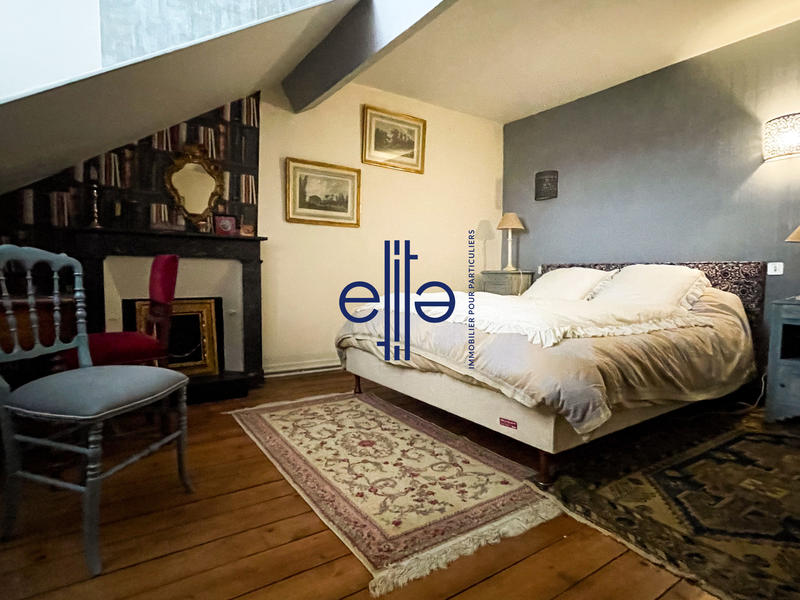 Maison - 278 m² - 10 pièces