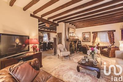 Maison - 274 m² - 9 pièces