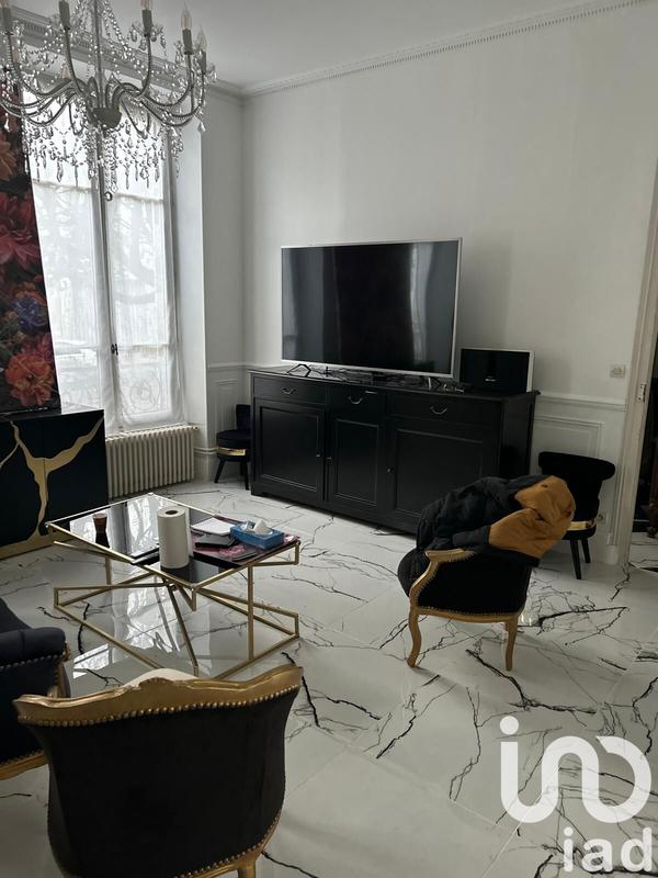 Maison - 238 m² - 9 pièces