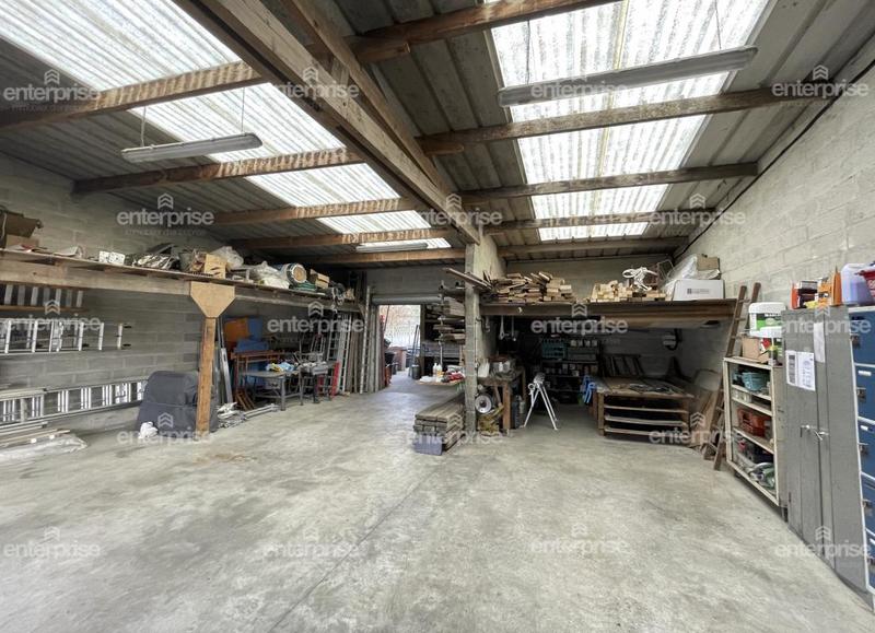 Local d'activité / Entrepôt - 175 m²