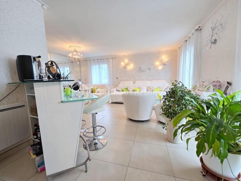 Maison traditionnelle - 110 m² - 5 pièces