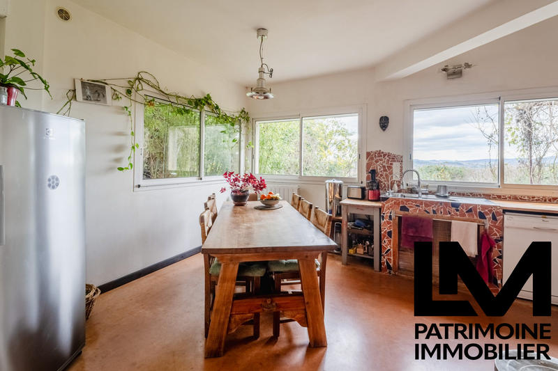 Maison - 180 m² - 6 pièces