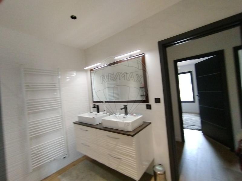 Maison - 178 m² - 6 pièces