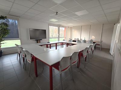 Bureau - 120 m² - 8 pièces