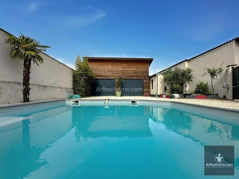 Maison - 195 m² - 6 pièces