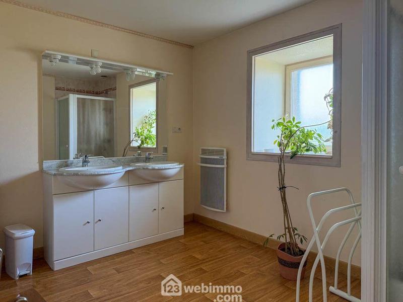 Maison - 692 m² - 21 pièces