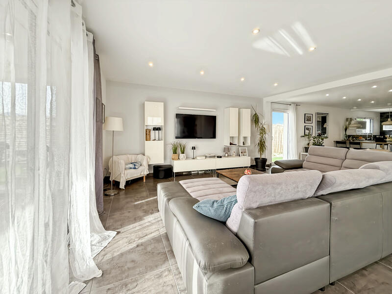 Maison - 180 m² - 6 pièces