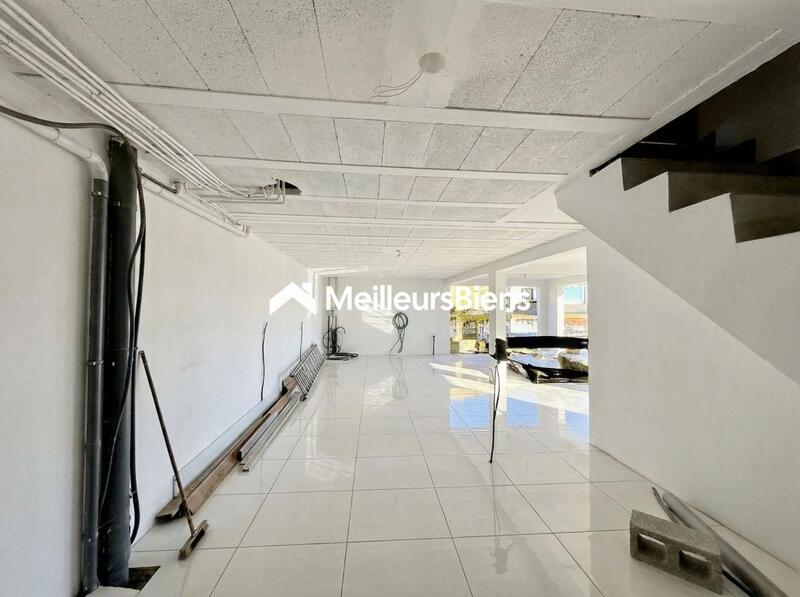 Maison - 200 m² - 4 pièces