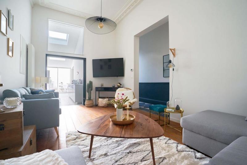 Demeure - 226 m² - 12 pièces