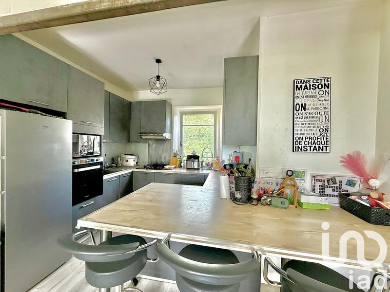 Maison - 240 m² - 8 pièces