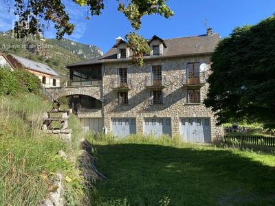 Immeuble - 380 m² - 16 pièces