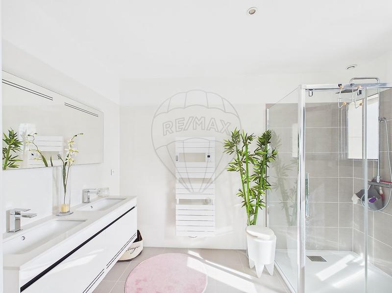 Propriété - 404 m² - 8 pièces