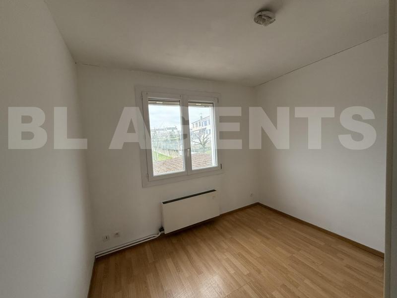 Maison traditionnelle - 148 m² - 8 pièces