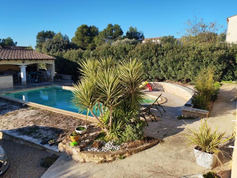 Maison - 253 m² - 8 pièces