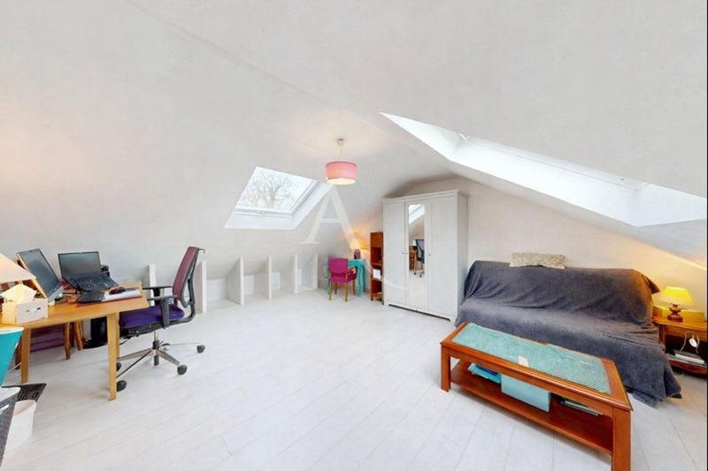 Maison - 121 m² - 6 pièces