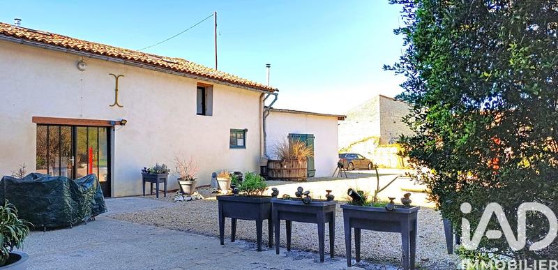 Maison - 362 m² - 8 pièces