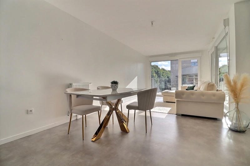 Appartement - 105 m² - 4 pièces