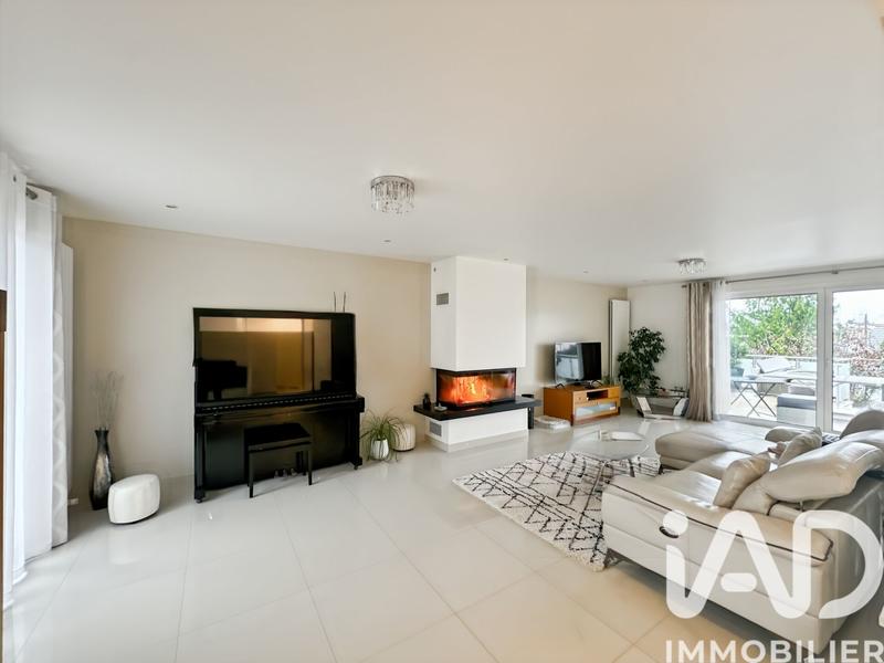 Maison - 270 m² - 8 pièces