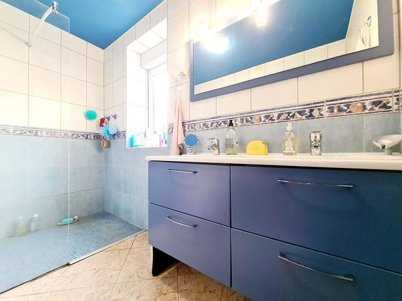 Maison - 210 m² - 8 pièces