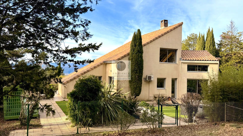 Maison - 169 m² - 8 pièces