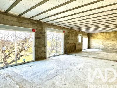 Maison - 201 m² - 7 pièces