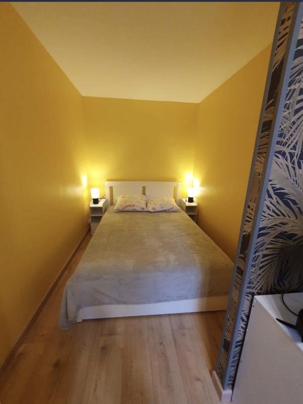 Studio - 30 m² - 1 pièce