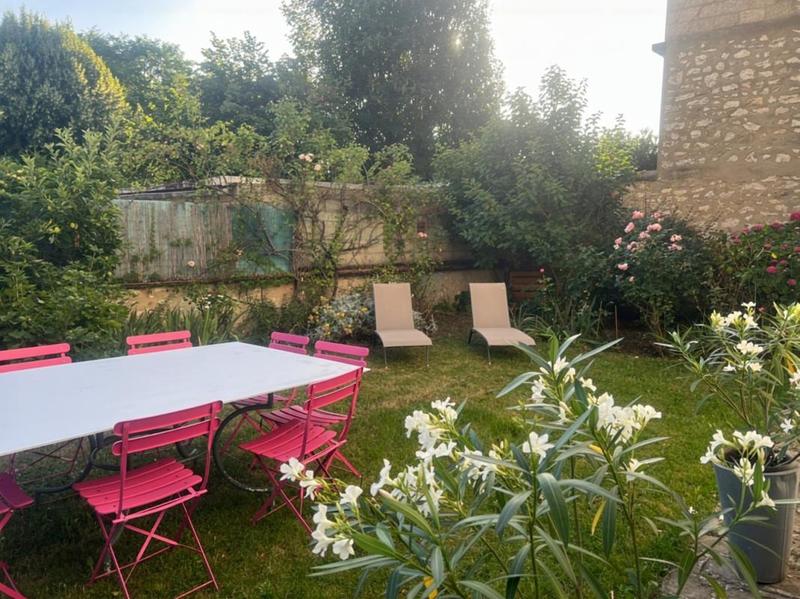 Maison - 290 m² - 12 pièces