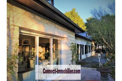 Maison - 248 m² - 8 pièces