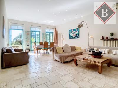 Appartement - 137 m² - 3 pièces