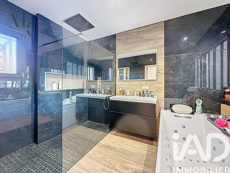 Maison - 149 m² - 5 pièces