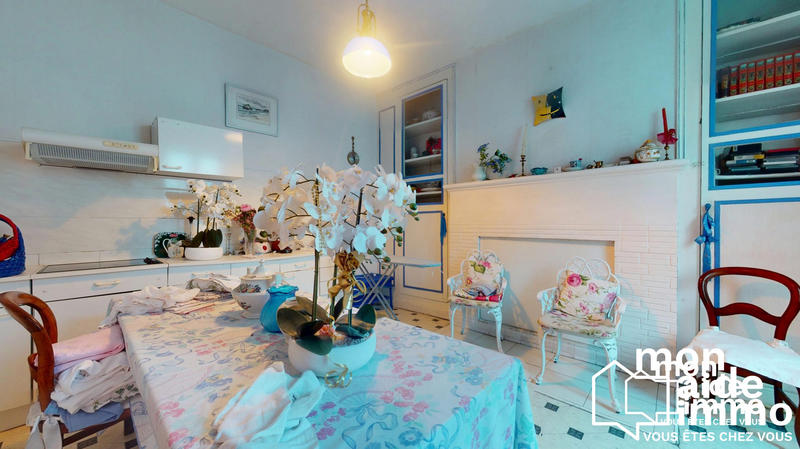 Maison - 266 m² - 7 pièces