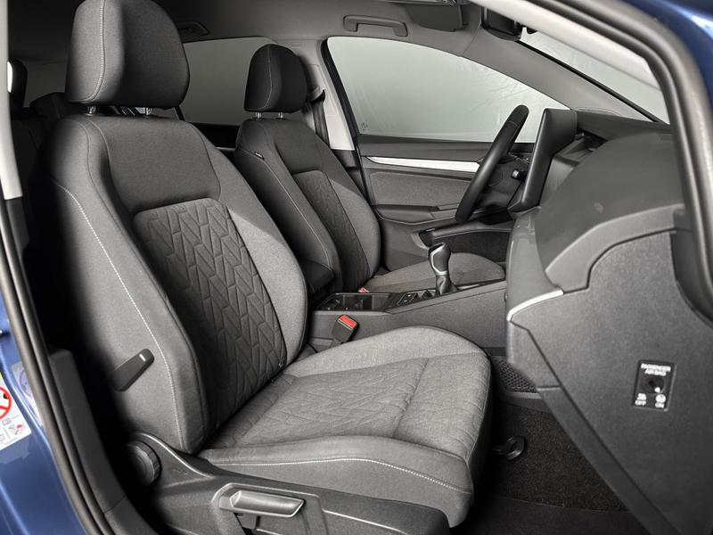 Volkswagen Golf 8 Life Evo2 1.5 Tsi 150 Ph2 Garantie 2029 Hud Carplay Regul Acc Sieges Chauffants