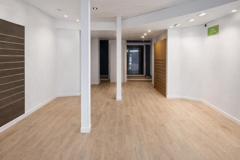 Local commercial - 117 m² - 3 pièces