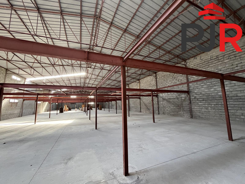 Local d'activités - 1 600 m²