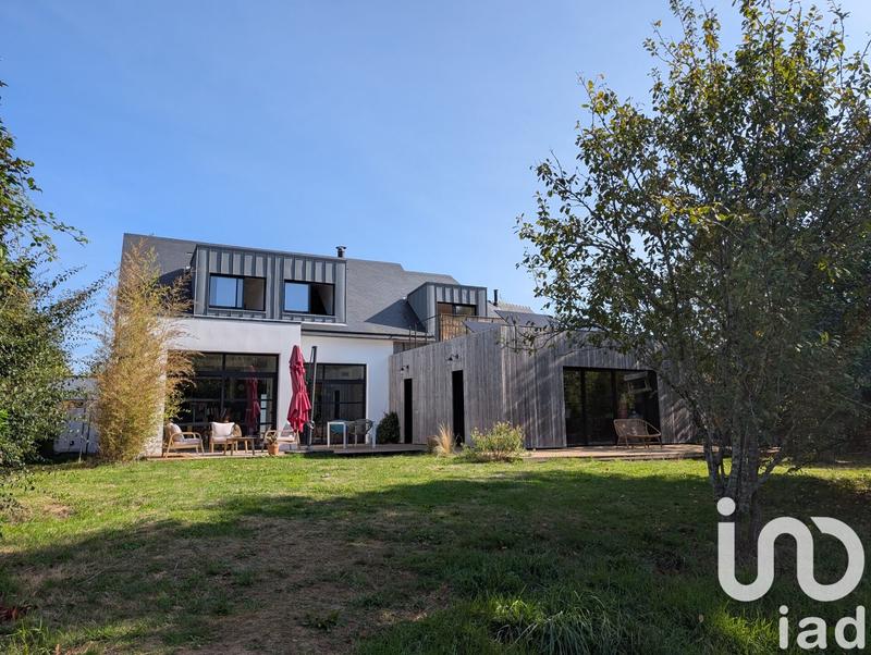 Maison - 224 m² - 8 pièces