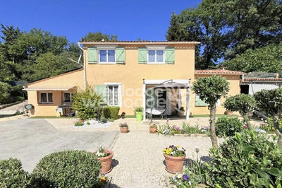 Villa - 155 m² - 8 pièces